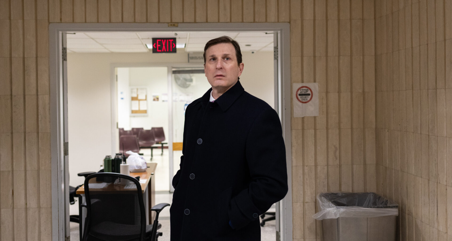 Rep. Dan Goldman Visits ICE’s Secretive Holding Cells at 26 Federal Plaza