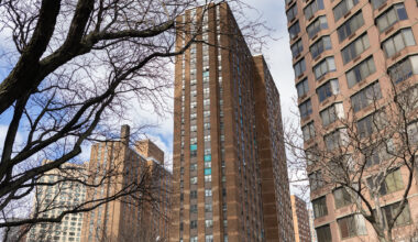 Key Vote in Manhattan: Stay in Traditional Public Housing, or Try a New Path