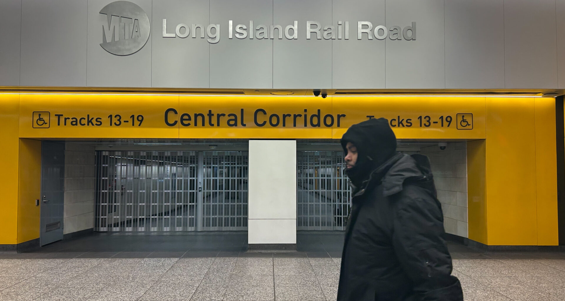 Penn Station Goes Quiet as Snow Halts New York Train Traffic