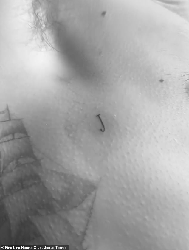 Cruz paid tribute to his girlfriend Jackie Apostel by having a letter J added to his torso