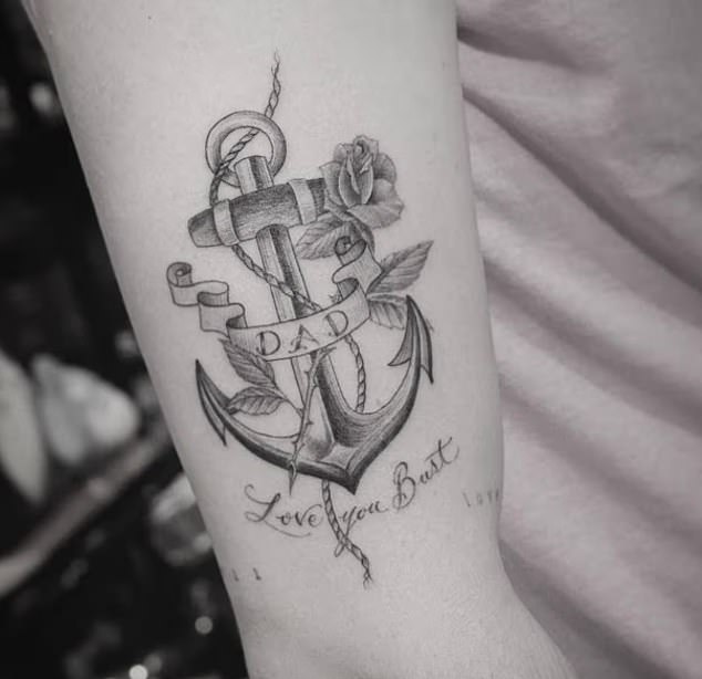 Brooklyn’s tattoo dedicated to his father. Now, paparazzi pictures have emerged revealing that it has been inked over