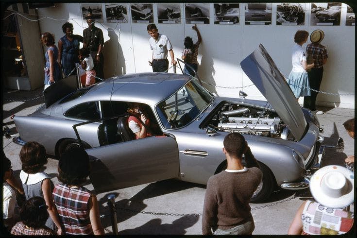aston martin db5 bond car