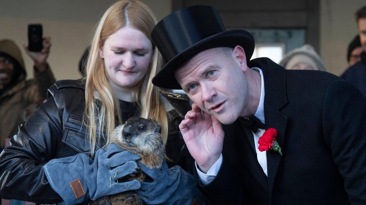 Groundhog Day: Malverne Mel, Holtsville Hal agree it's 6 more weeks of winter