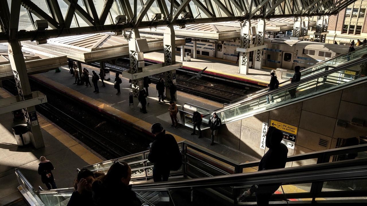LIRR trains delayed, canceled due to switch problem at Jamaica station