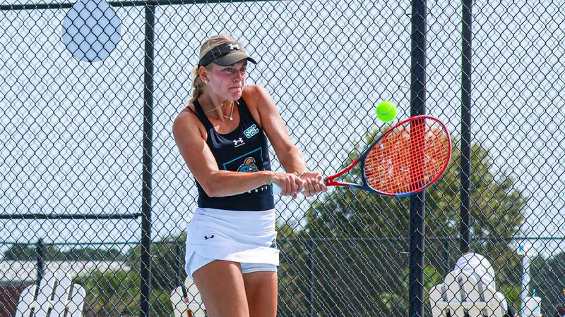 Women's Tennis Set to Face Queens on Saturday