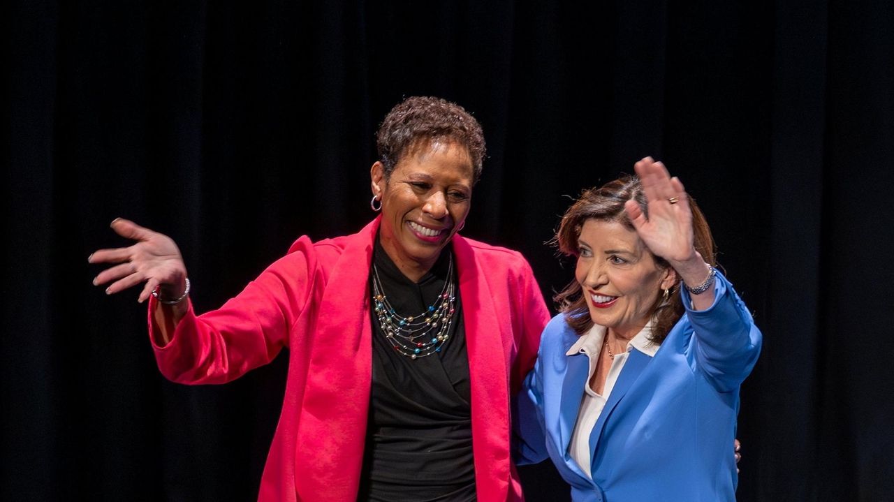 NYS Democrats back Hochul as she pursues second full term as governor