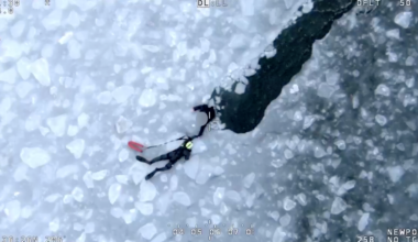 VIDEO: NYPD rescues 3 from icy waters in Far Rockaway, Queens