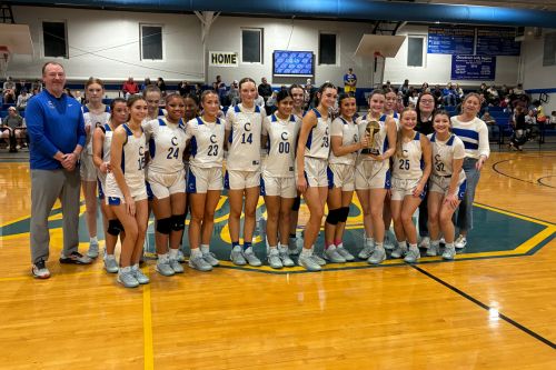 Choudrant girls queens of 2-B hoops