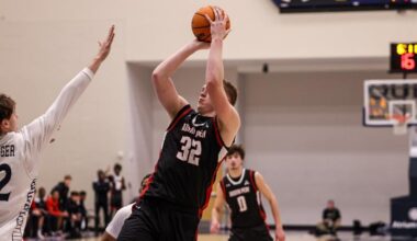 Parker Erupts for 39, Govs Pull Away Late Against Queens