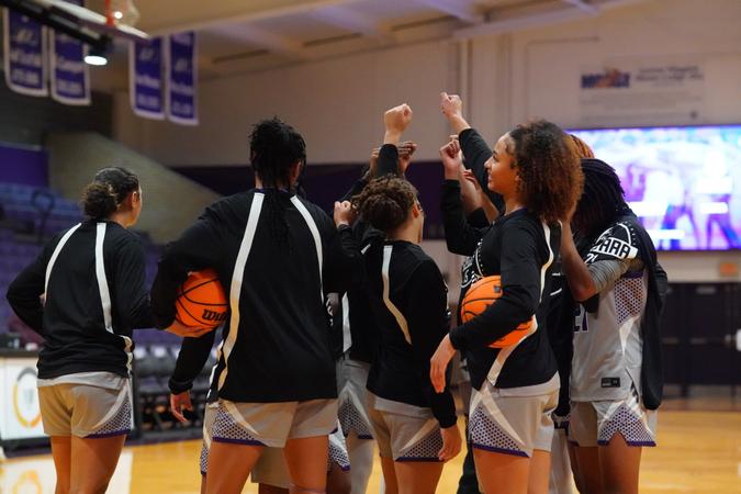Women’s Basketball Shows Fight Despite Loss to Manhattan