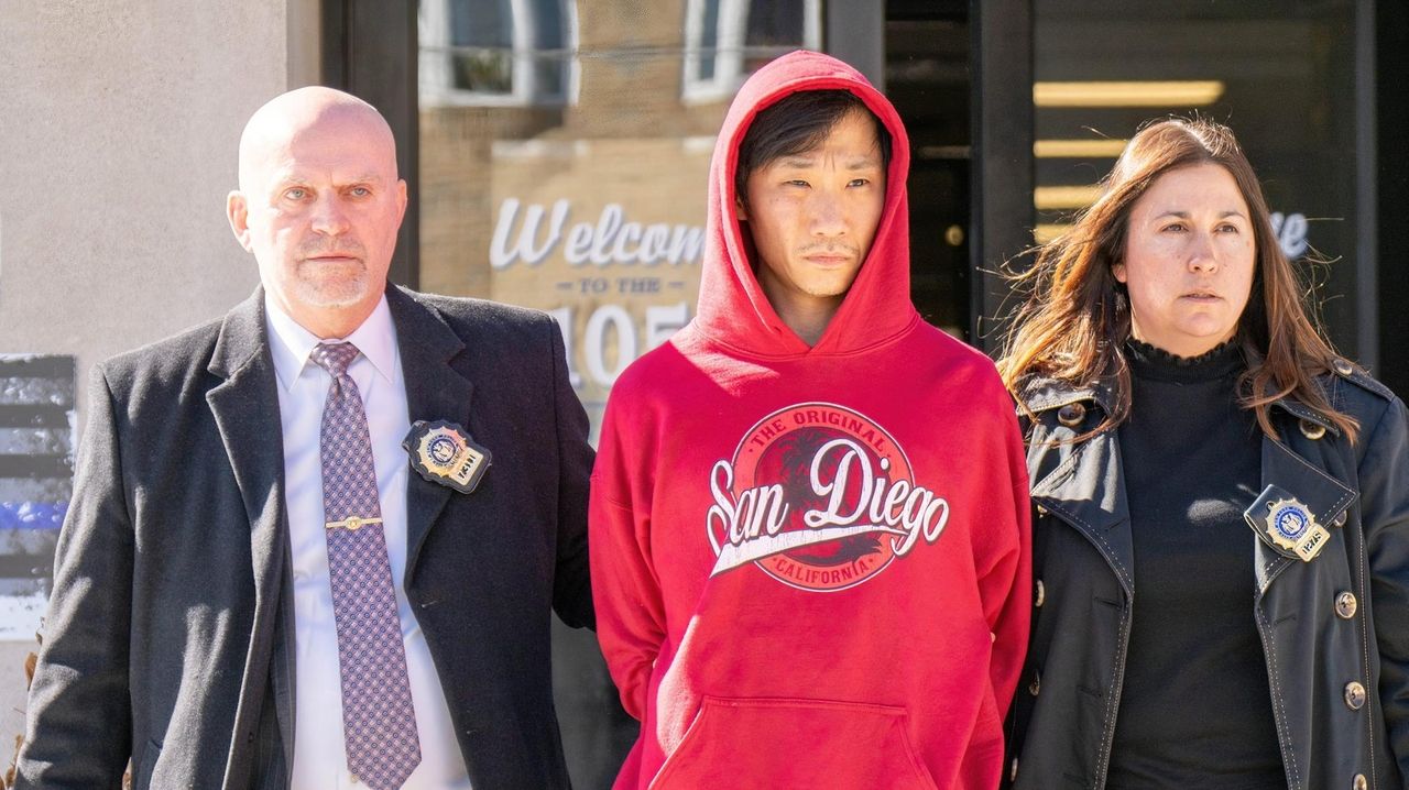 Suspect arrested in 2002 fatal stabbing of Babylon man in Queens