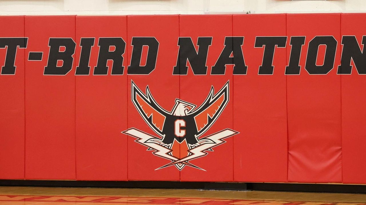 Connetquot school district faces 'impossible' choice in NYS Native American mascot fight, experts say