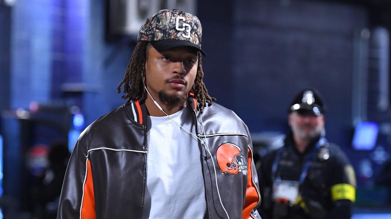 Police: Browns safety Ronnie Hickman jumped by 4 men in a New York hotel lobby