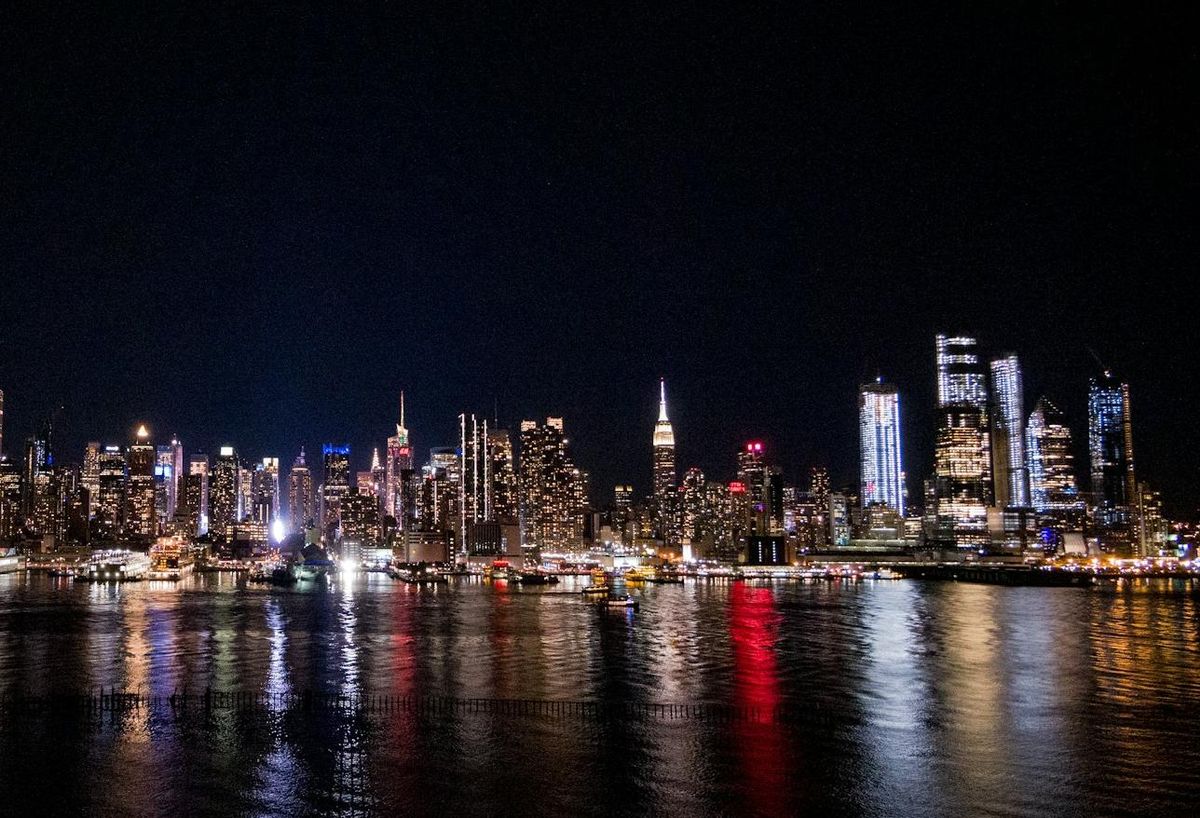 Manhattan's Lack Of Big Office Blocks Forcing Companies To Start Searching For Space Sooner