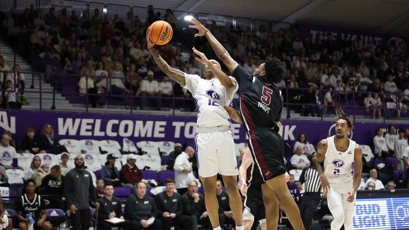 Men’s Basketball welcomes Queens on Wednesday