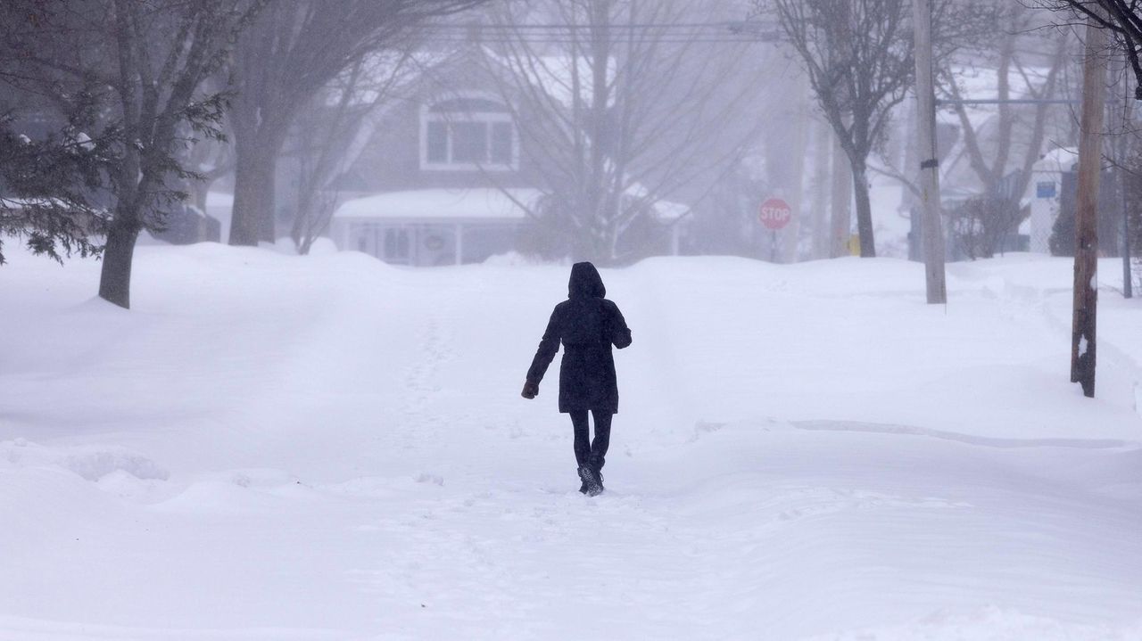 Why Long Islanders can't track snow plows, unlike other areas in New York