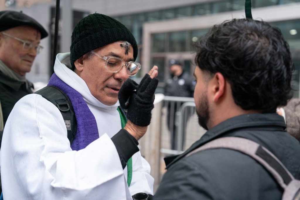 Catholics commemorate Ash Wednesday in NYC