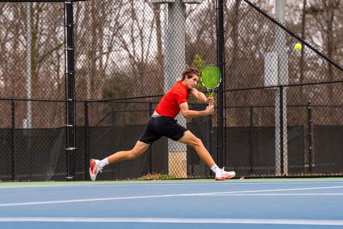 Men's Tennis Runs Win Streak to Four With Dominant 6-1 Performance at Queens