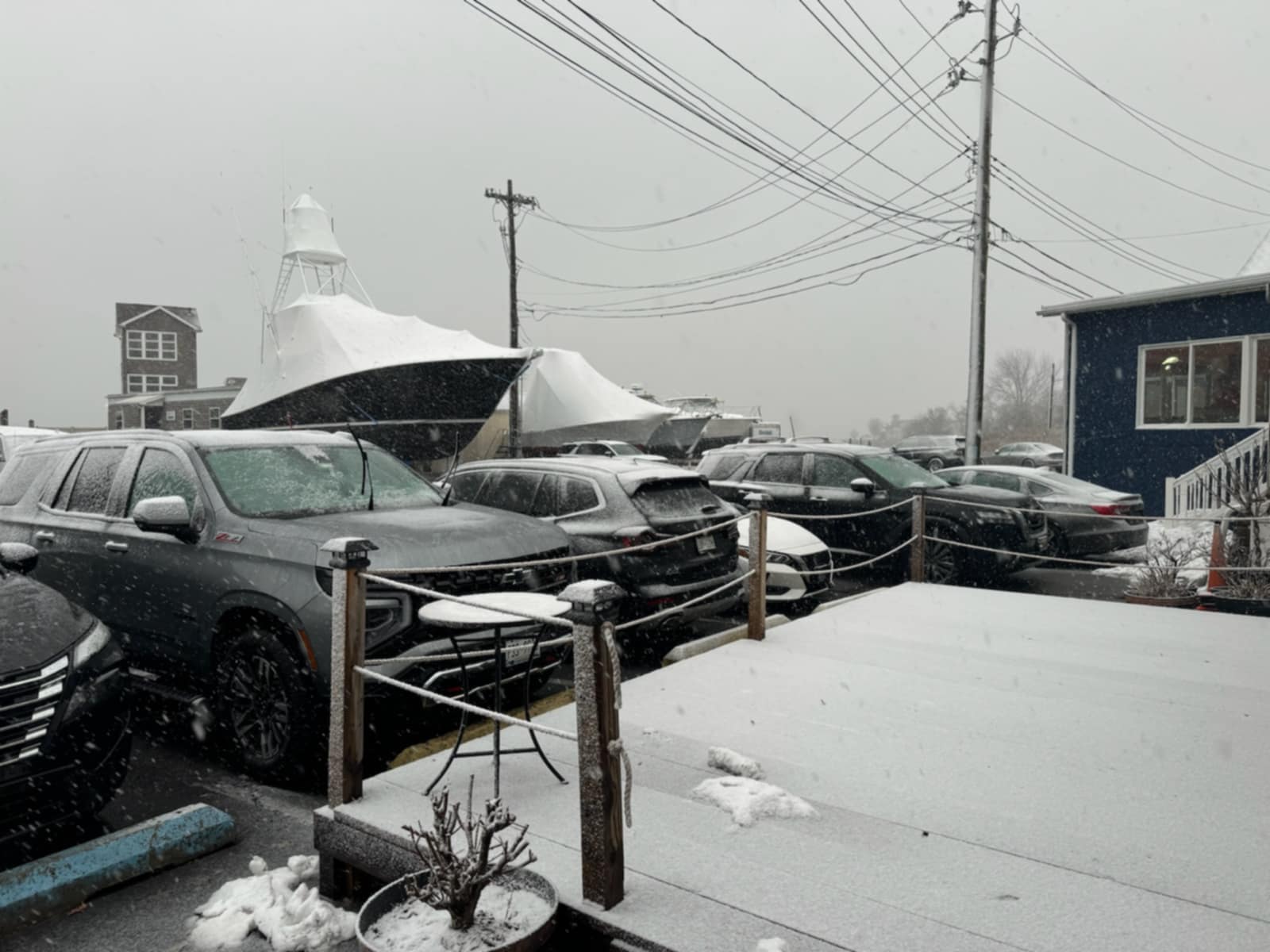 A look at Mansion Avenue, Great Kills, at the start of heavy snowfall, around 4 p.m. on Sunday, Feb. 22, 2026.