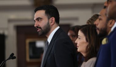 The National Desk dark theme brand icon