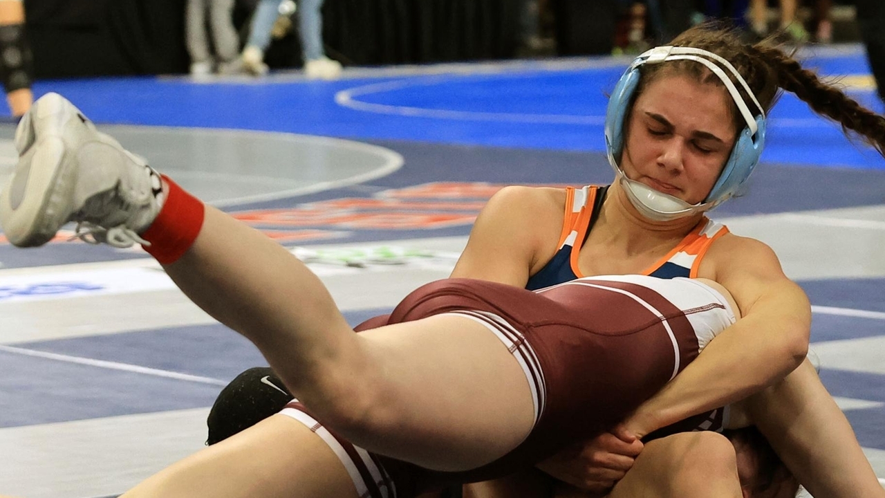 Live updates: New York state girls wrestling championships