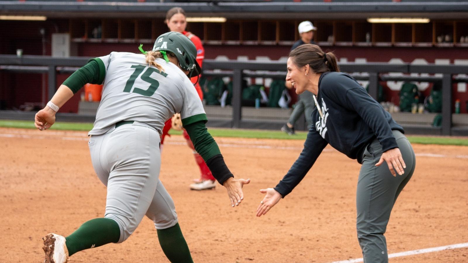 Queens University of Charlotte Logo