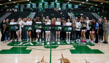 Women's Basketball Handles Saint Peter's On Senior Day, 68-49