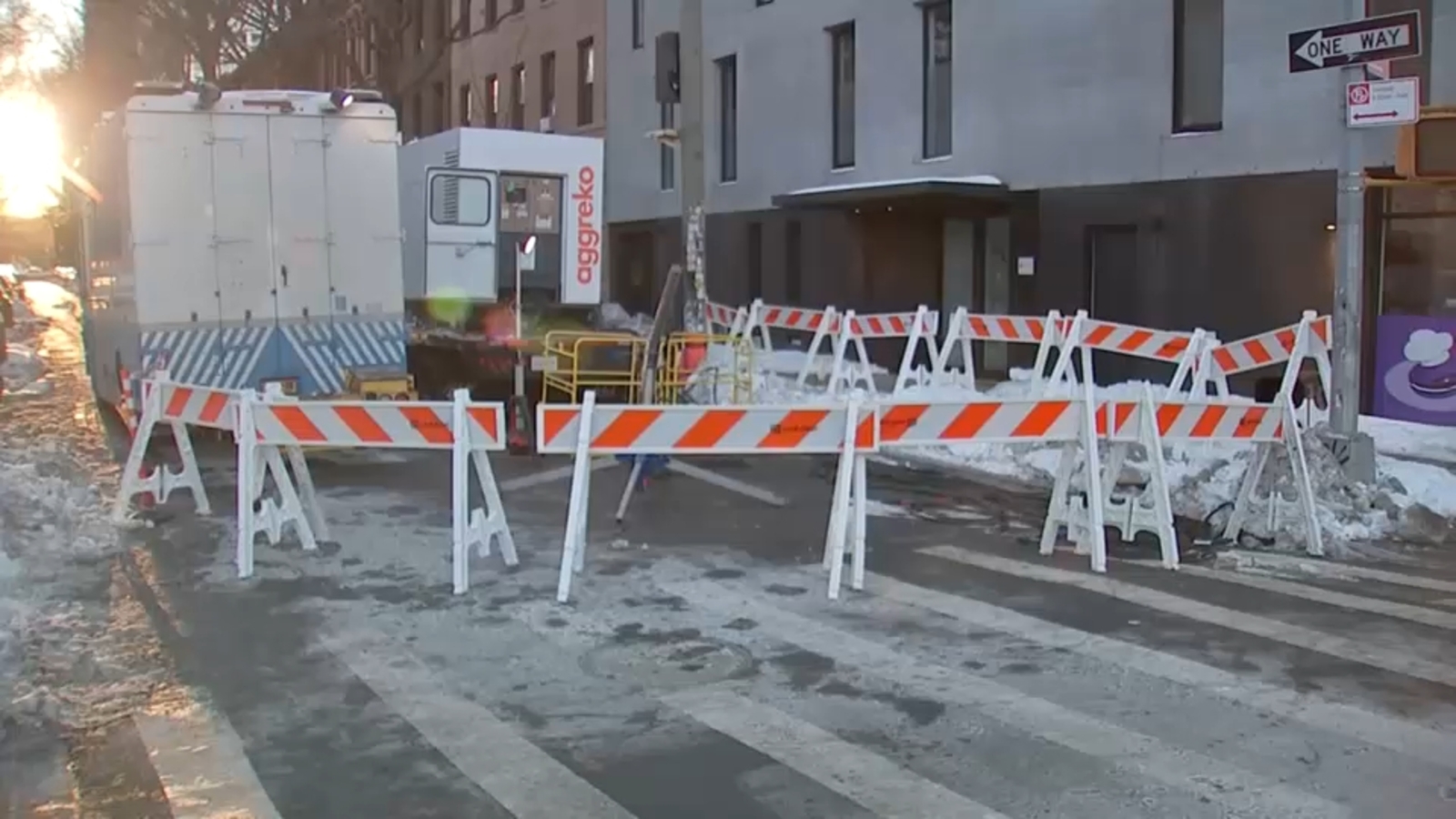 Power outage for over two thousand in Park Slope and Boerum Hill, Brooklyn due to melting snow, salt