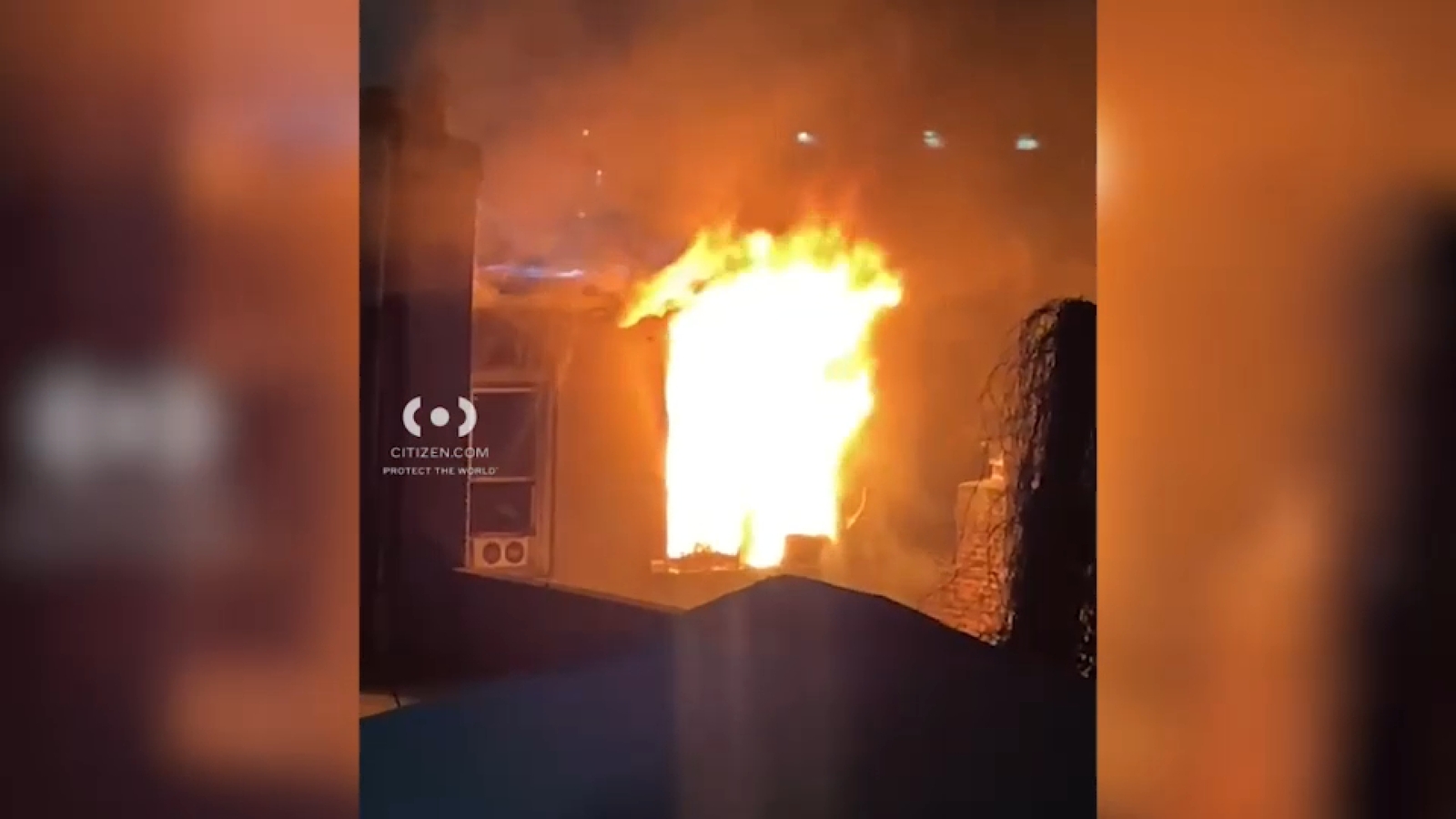 2 hurt when fire burns through restaurant, apartment in Queens