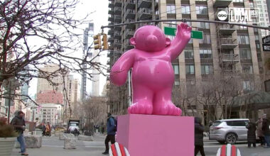 These 10 cute sculptures have New York art lovers 'in the Pink'