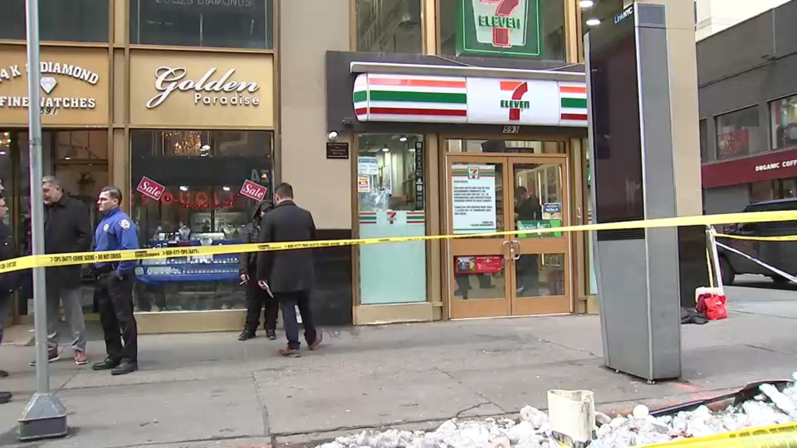 NYC 7-Eleven fatal shooting near Times Square in Manhattan; NYPD search for suspect