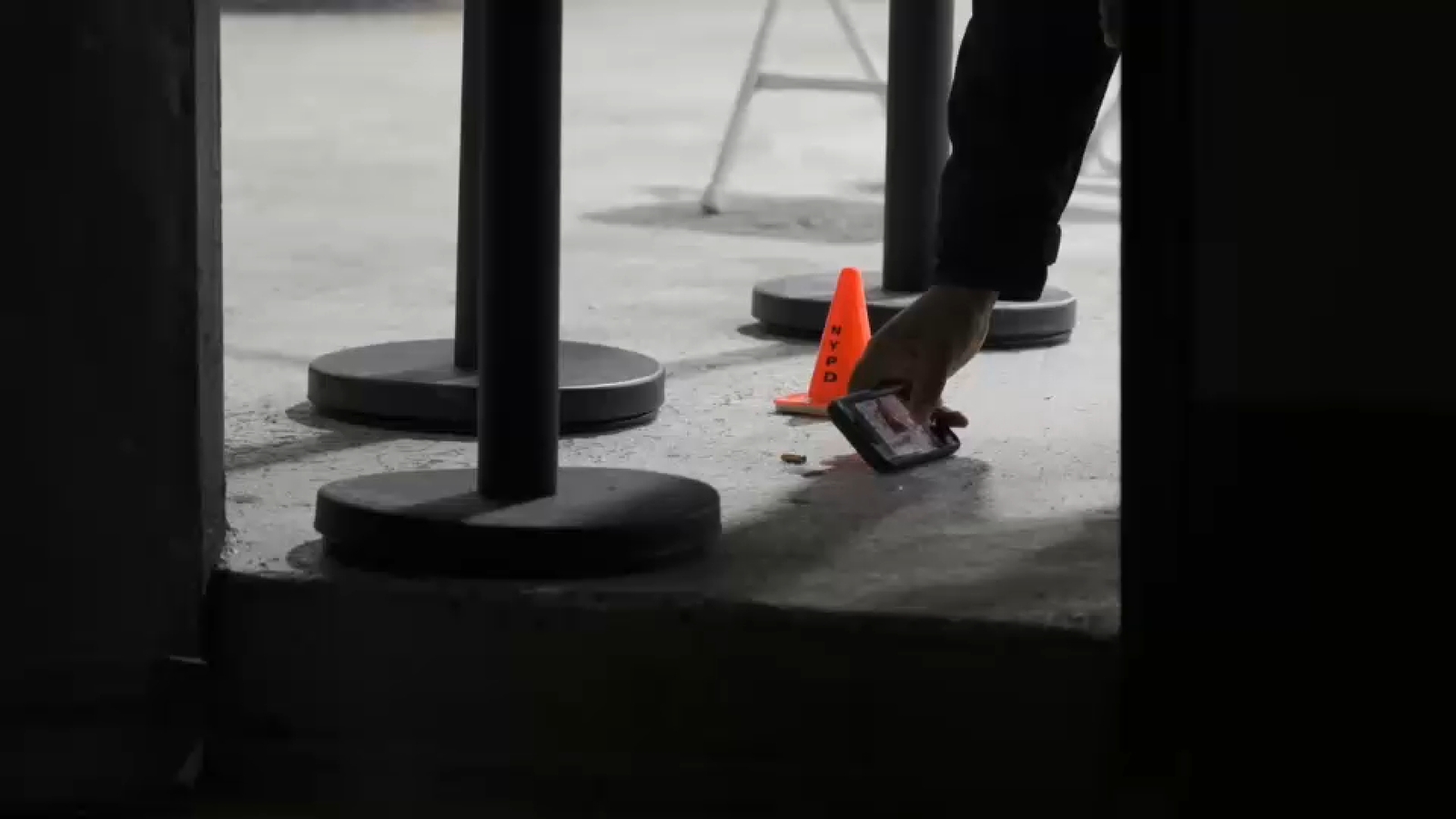 NYPD searches for suspect who fled after shooting two men in Crotona Park East section of the Bronx