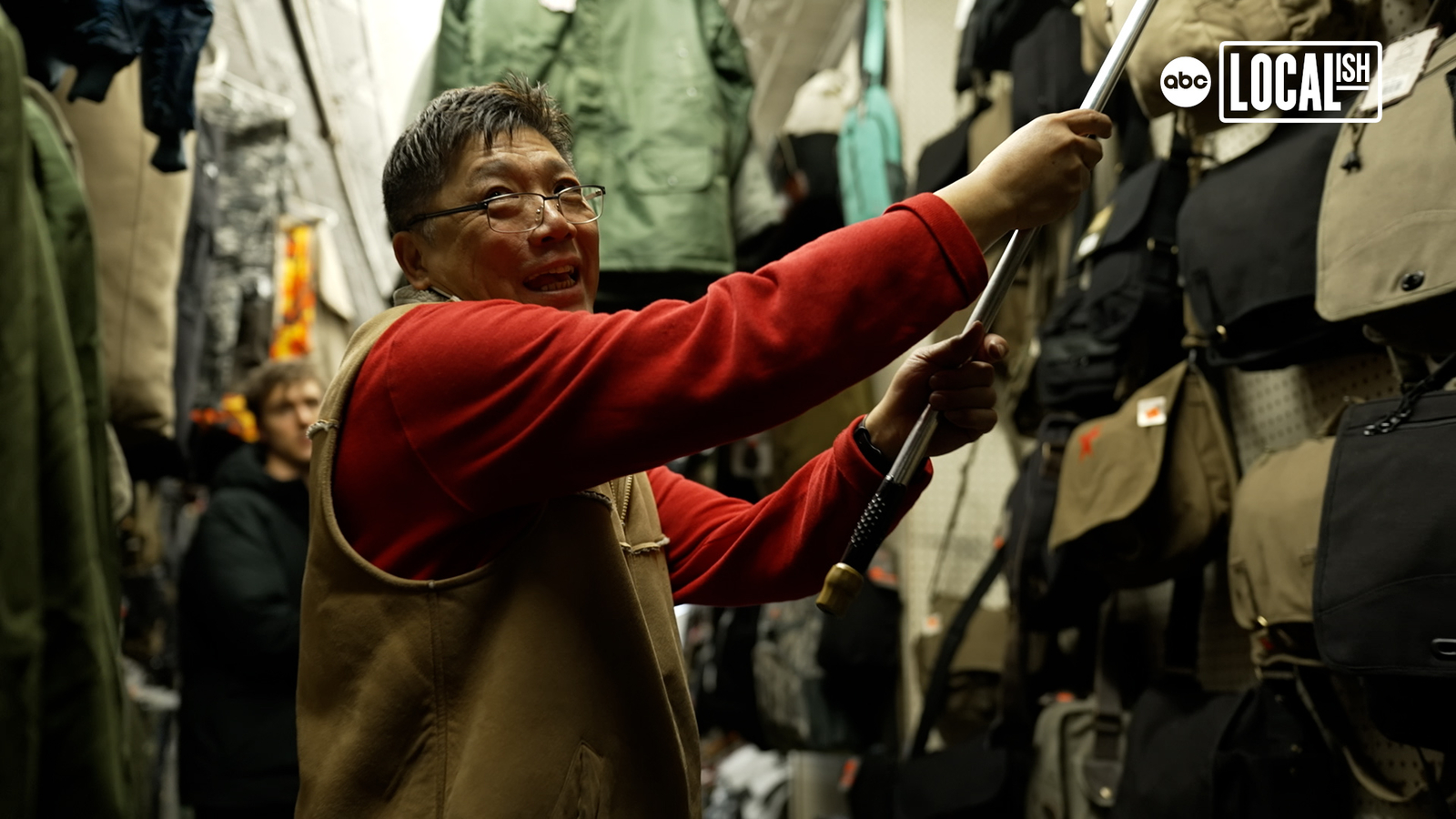 New York's kindest shop owner needs your help