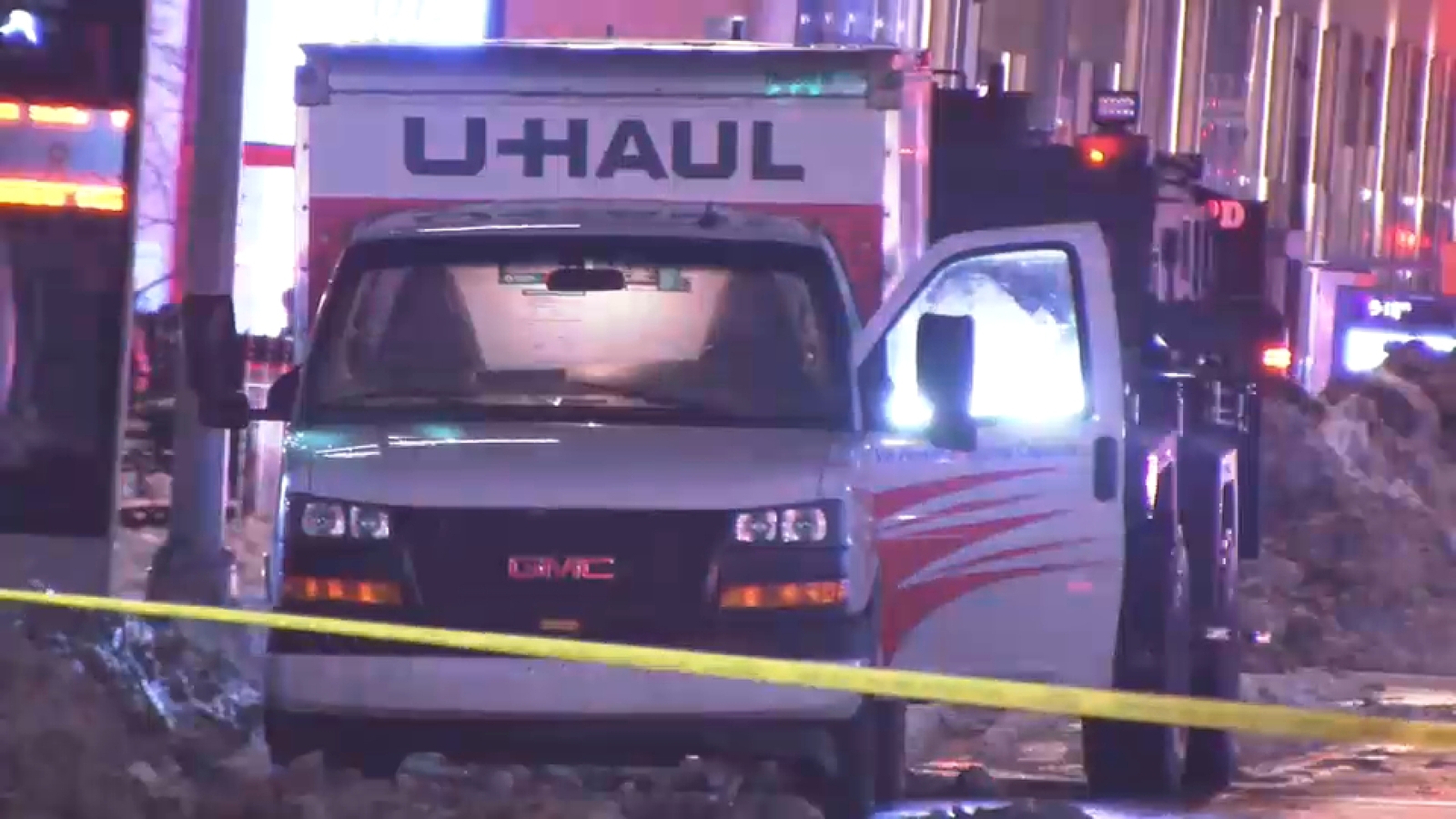 Midtown bomb scare: NYPD swarms U-Haul truck in Manhattan; vehicle wanted in connection to crimes in NJ, PA
