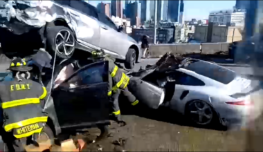 Cars piled up in multiple-vehicle crash on Long Island Expressway in Long Island City, Queens; 3 people injured