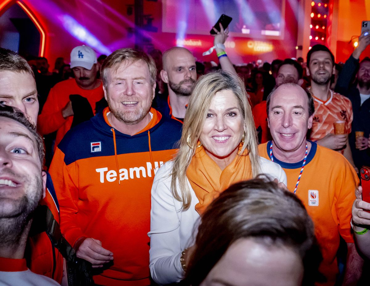 The pair wore their nation's colors for the occasion