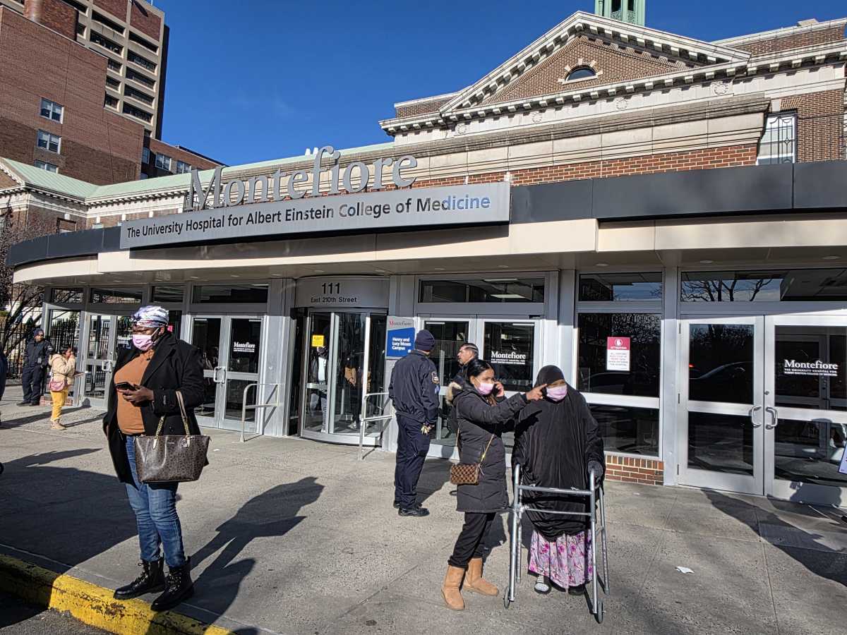 Montefiore Moses emergency nurses prepare union charges alleging retaliation – Bronx Times