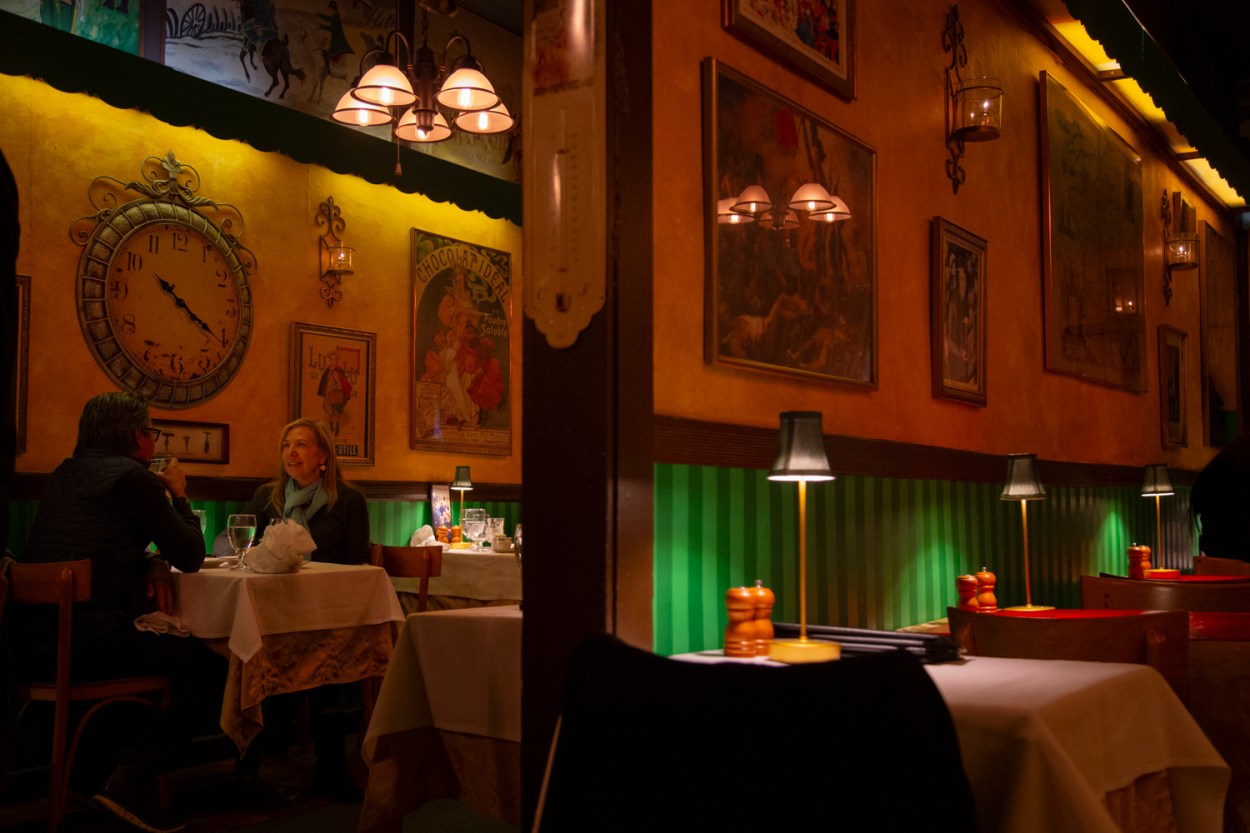 Chez Napoleon Closes