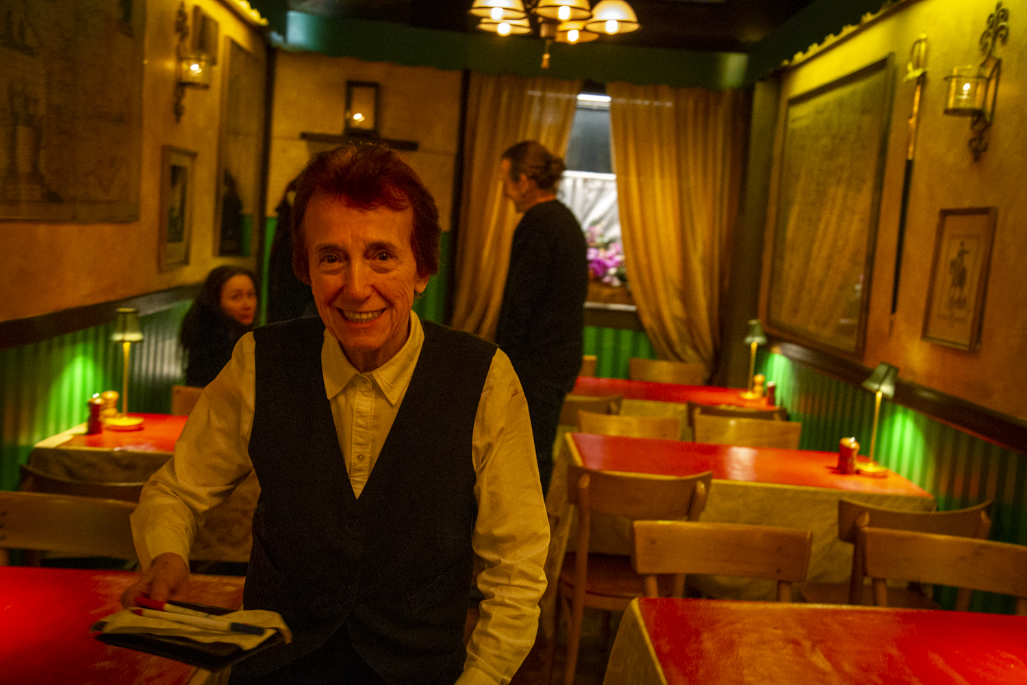 Chez Napoleon Serves Its Last Dinner After More Than 60 Years in Hell’s Kitchen