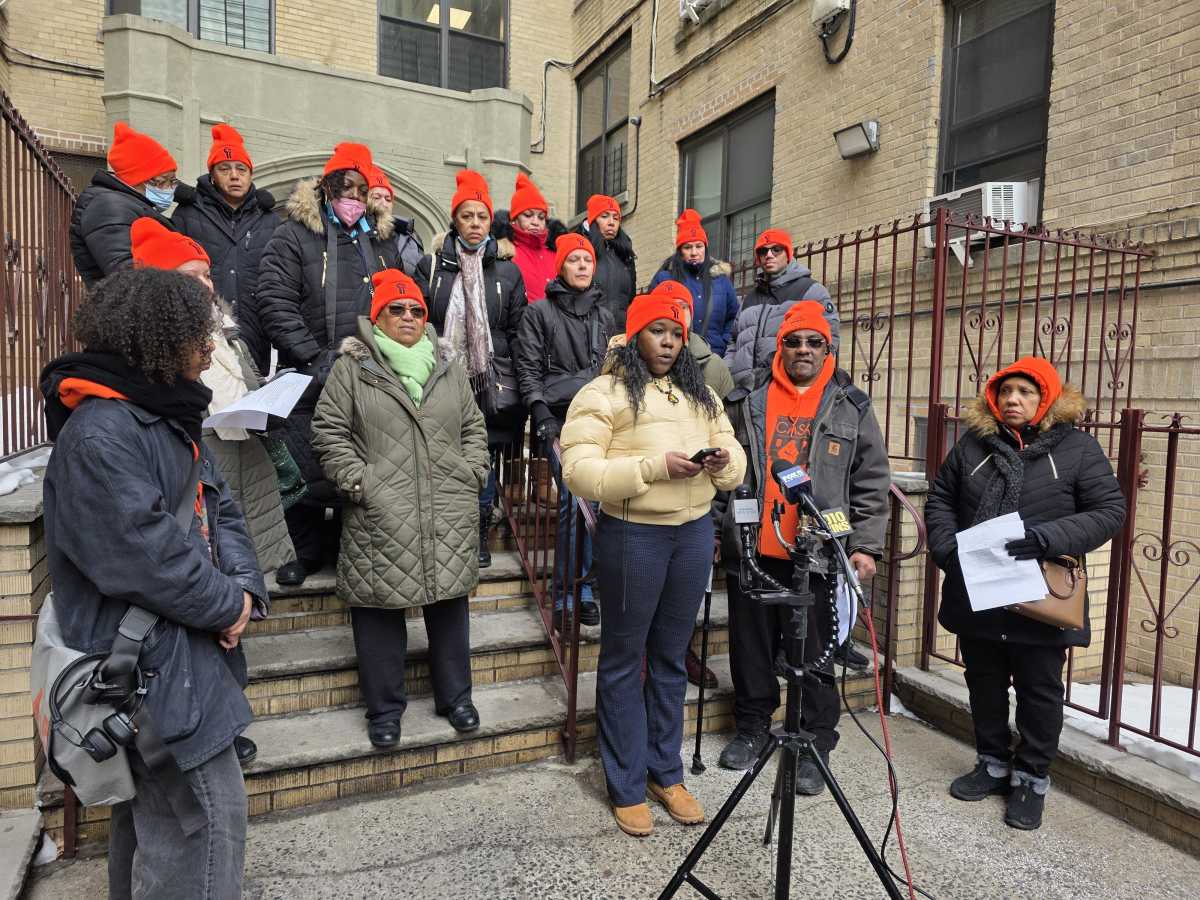 Tenants at 1235 Woodycrest Ave., still displaced, living in poor conditions after August fire – Bronx Times