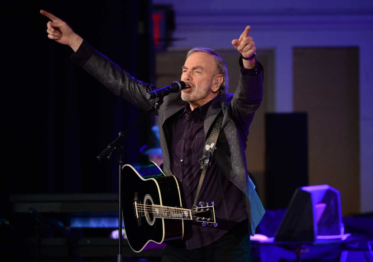 Neil Diamond hoax falsely claims $5M for Brooklyn homeless shelters • Brooklyn Paper