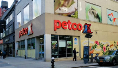 RIPCO Real Estate negotiates 15,000 s/f long-term lease renewal for Petco at 2475 Broadway