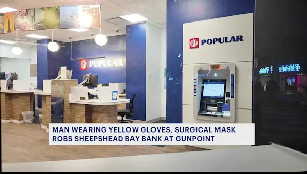 News 12 | Brooklyn | Man wearing yellow gloves, surgical mask robs Sheepshead Bay bank at gunpoint