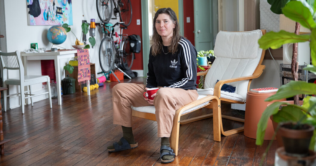 How a Parks Worker Lives on $37,500 in Tompkinsville, Staten Island