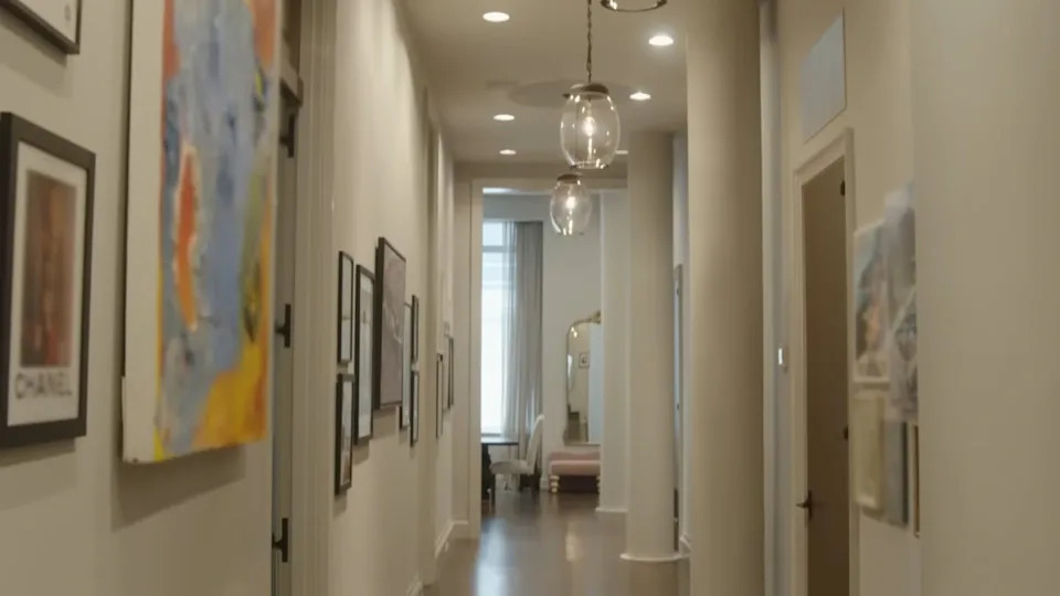 Lindsay Hubbard Shows Off NYC Apt