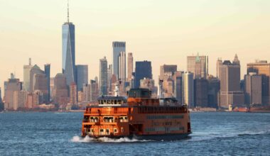 Mobsters and trash? New NYC mayor's rise stirs Staten Island ire