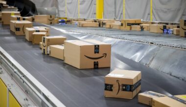 Buffett cut Amazon stake and made new bet on New York Times