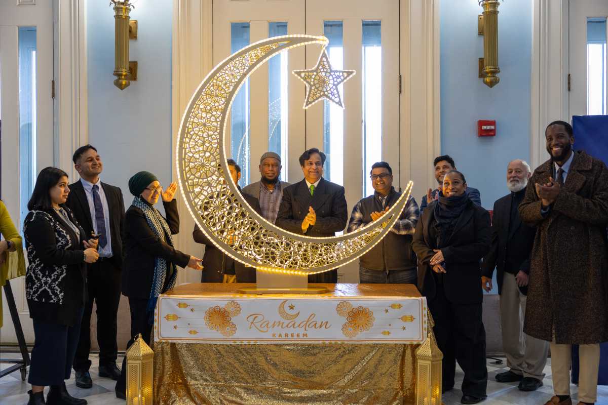 First-ever Crescent Lighting marks start of Ramadan at Brooklyn Borough Hall • Brooklyn Paper
