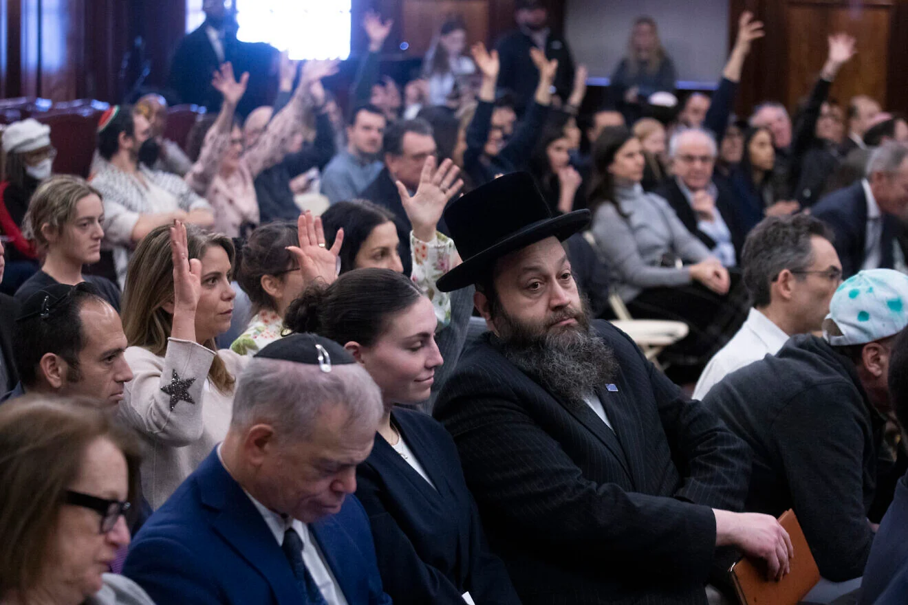 At nearly 10-hour hearing, NYC Council debates synagogue ‘buffer bill’