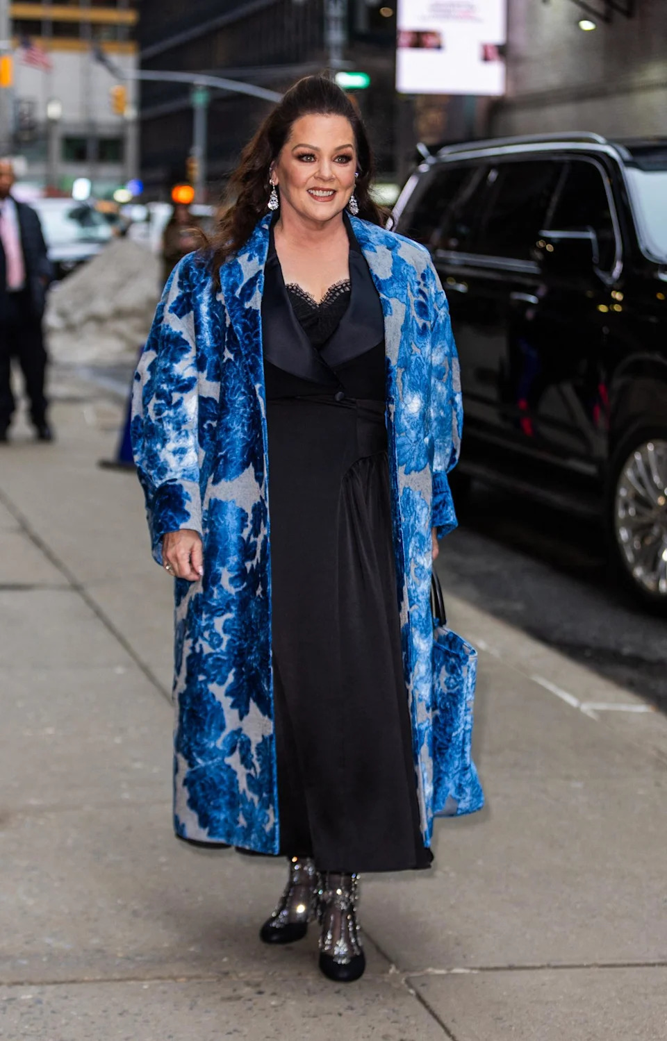 Melissa McCarthy is all smiles while arriving to the Late Show with Stephen Colbert today in New York City